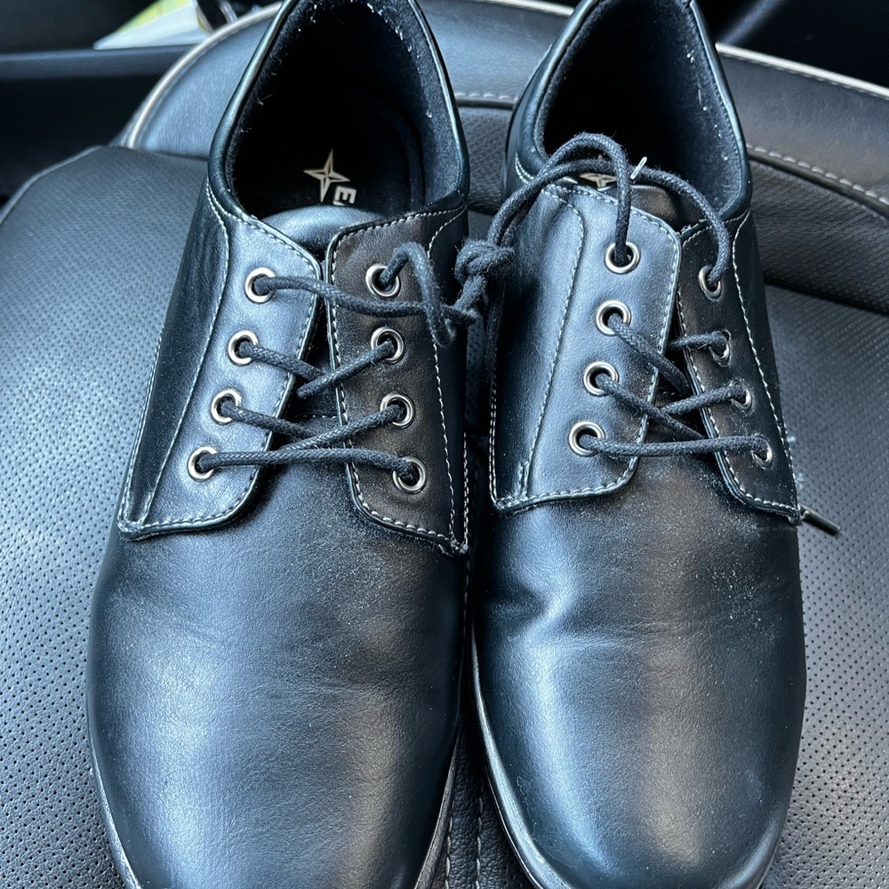Eastland Black Leather Womens Oxfords size 9.5